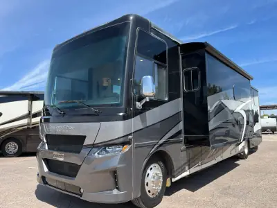 2021 Newmar CANYON STAR 3927 photo 3