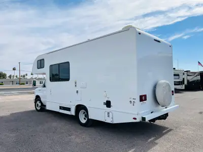 2024 Thor Motor Coach FOUR WINDS 22E photo 6