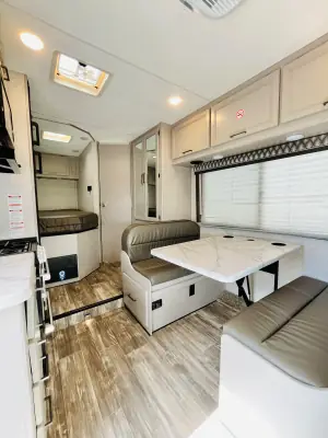 2024 Thor Motor Coach FOUR WINDS 22E photo 9