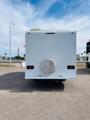 2024 Thor Motor Coach FOUR WINDS 22E photo 5