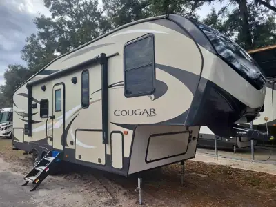 2019 Keystone Cougar 25RSWE COUGAR photo 2