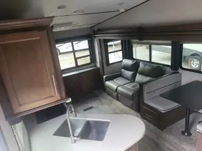 2019 Keystone Cougar 25RSWE COUGAR photo 4