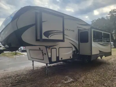 2019 Keystone Cougar 25RSWE COUGAR photo 3
