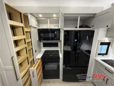2024 Brinkley Model G 3500 photo 26