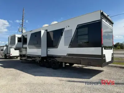 2024 Brinkley Model G 3500 photo 9