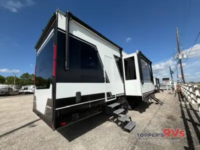 2024 Brinkley Model G 3500 photo 3