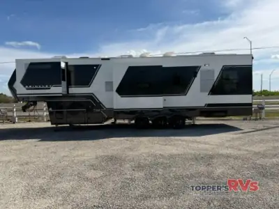 2024 Brinkley Model G 3500 photo 10