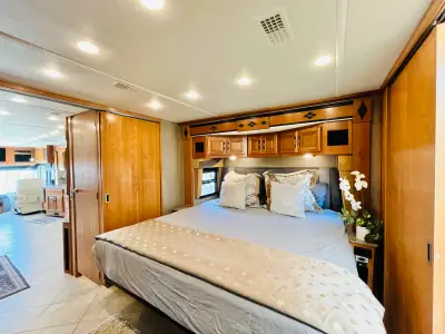 2015 Fleetwood Expedition M-38K photo 24