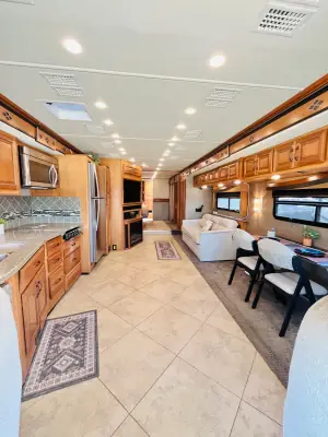 2015 Fleetwood Expedition M-38K photo 11