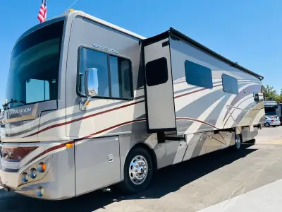 2015 Fleetwood Expedition M-38K photo 5