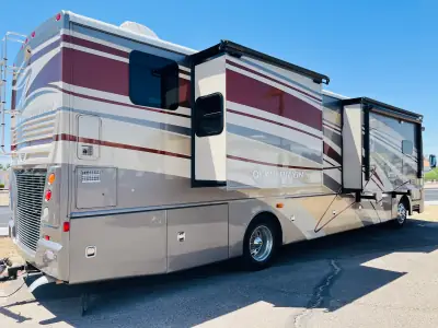 2015 Fleetwood Expedition M-38K photo 3