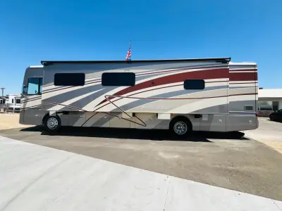 2015 Fleetwood Expedition M-38K photo 8