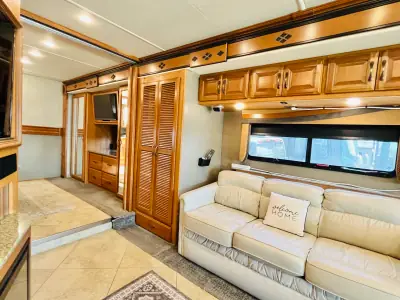 2015 Fleetwood Expedition M-38K photo 15