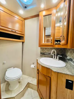 2015 Fleetwood Expedition M-38K photo 18