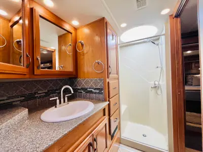 2015 Fleetwood Expedition M-38K photo 22