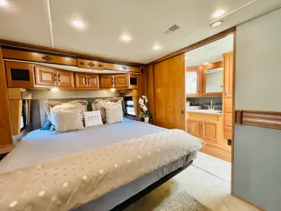2015 Fleetwood Expedition M-38K photo 26