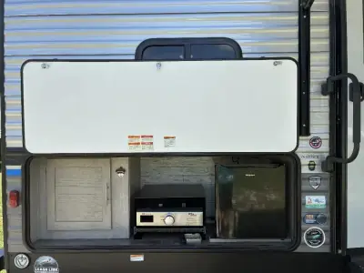 2023 Coachmen Catalina Legacy Edition 263BHSCK photo 4