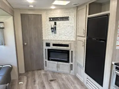 2023 Coachmen Catalina Legacy Edition 263BHSCK photo 7