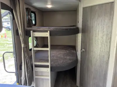 2023 Coachmen Catalina Legacy Edition 263BHSCK photo 9