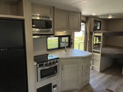 2023 Coachmen Catalina Legacy Edition 263BHSCK photo 8