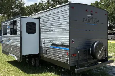 2023 Coachmen Catalina Legacy Edition 263BHSCK photo 2