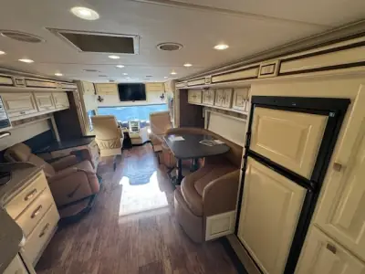 2012 Tiffin Motorhomes Allegro Breeze 32BR photo 5
