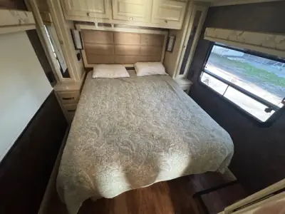 2012 Tiffin Motorhomes Allegro Breeze 32BR photo 7