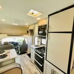2024 Thor Motor Coach FOUR WINDS 22E photo 9