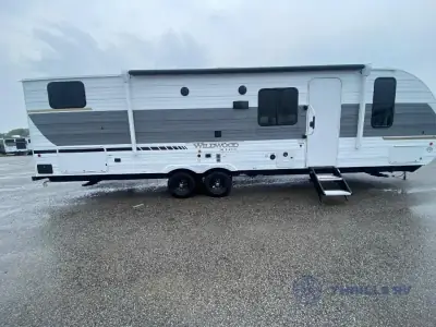 2026 Forest River Wildwood X-Lite 273QBXL photo 9