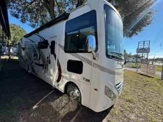 2017 Thor HURRICANE 31S exterior