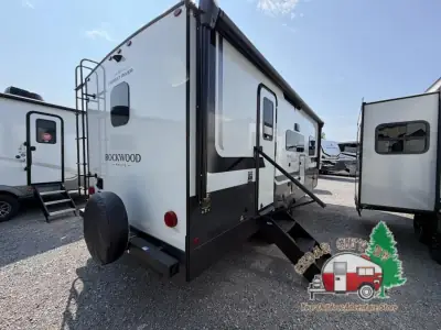 2027 Forest River Rockwood Mini Lite 2525RB photo 8
