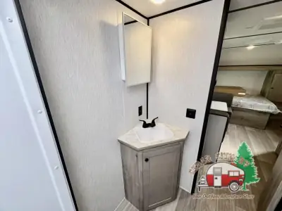 2027 Sunset Park Sun Lite LTD 21DB photo 29