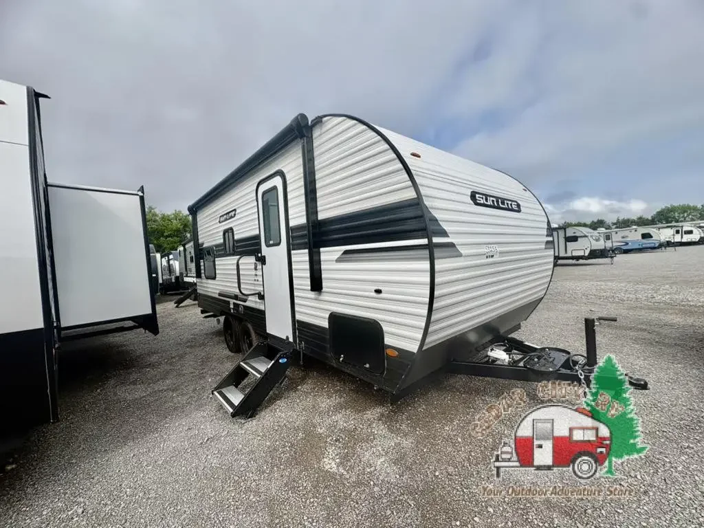2027 Sunset Park Sun Lite LTD 21DB exterior