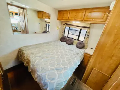 2005 Georgie Boy LANDAU 2450DS photo 9