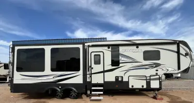 2017 Keystone AVALANCHE 355RK photo 4