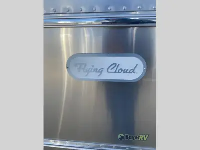 2025 Airstream Flying Cloud 28RB Twin photo 6