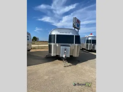2025 Airstream Flying Cloud 28RB Twin
