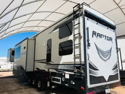 2018 Keystone RAPTOR 425TS photo 3