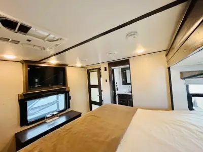 2018 Keystone RAPTOR 425TS photo 15