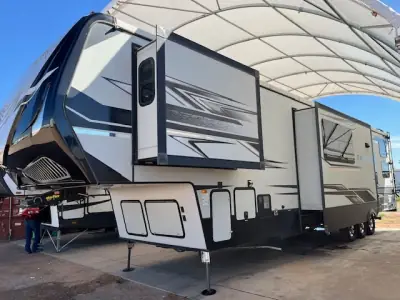 2018 Keystone RAPTOR 425TS photo 6
