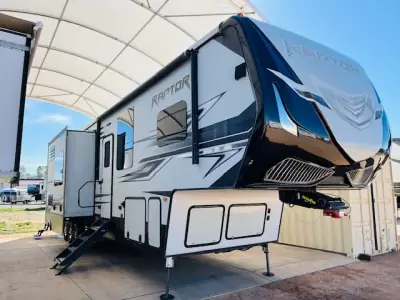 2018 Keystone RAPTOR 425TS