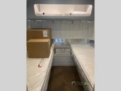2025 Airstream International 25FB Twin photo 16