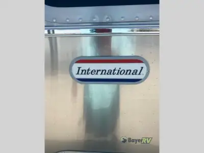 2025 Airstream International 25FB Twin photo 3