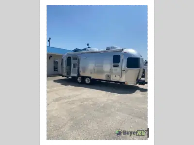 2025 Airstream International 25FB Twin