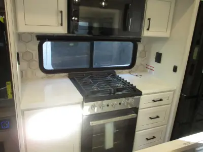 2025 Jayco Eagle 355MBQS photo 12