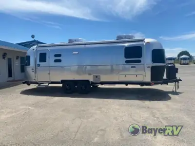 2025 Airstream Flying Cloud 27FB Twin