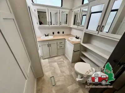 2027 Coachmen Brookstone 344FL photo 40