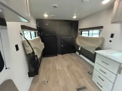 2027 Jayco Jay Flight 265TH TOY HAULER photo 4