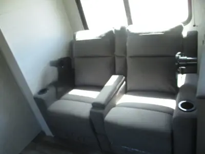 2025 Jayco Jay Flight SLX 330TBS photo 9