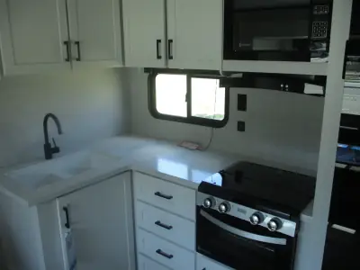 2025 Jayco Jay Flight SLX 330TBS photo 12